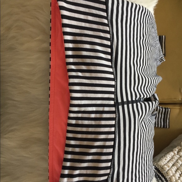 Lululemon Wunder Under - Picture 3 of 3